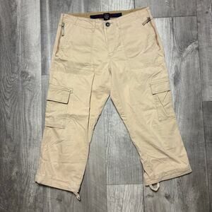 Vintage Y2K Abercrombie and Fitch Women’s Cargo Capris size 6